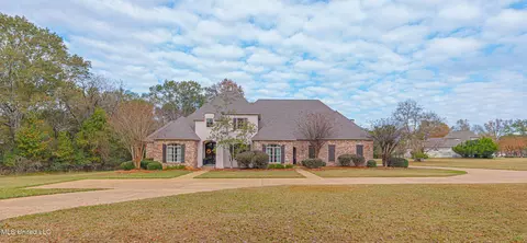 237 Calumet Dr, Madison, MS 39110