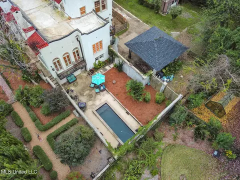 Exterior - 923 Pinehurst Pl, Jackson, MS 39202 photo 8 of 8