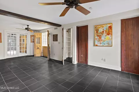 Entry Way - 923 Pinehurst Pl, Jackson, MS 39202 photo 1 of 1