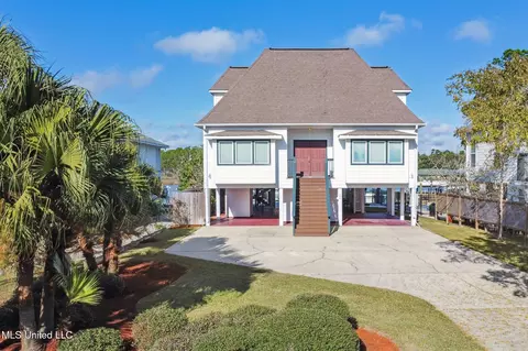 104 Poplar Pt, Pass Christian, MS 39571