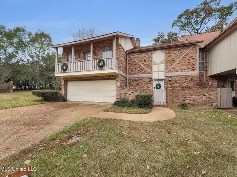 63 Sycamore Ln, Brandon, MS 39042