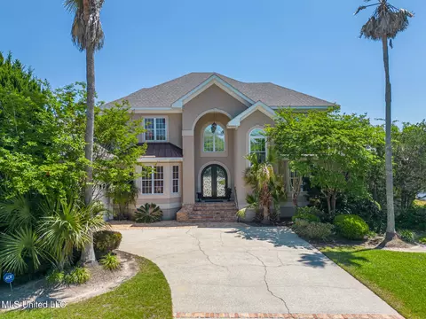 2001 Claudette Ct, Biloxi, MS 39531