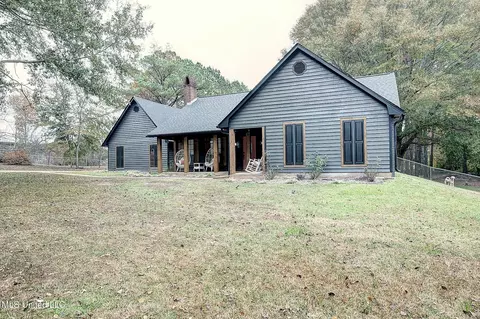 304 Massey Cv, Carthage, MS 39051