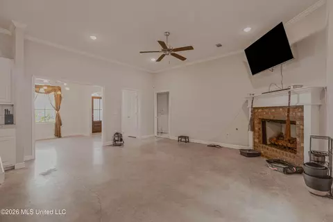Living - 640 Statesman Dr, Byram, MS 39272 photo 3 of 3