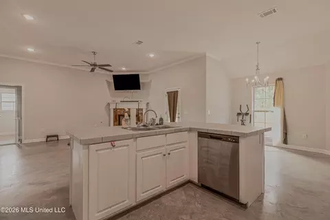 Kitchen - 640 Statesman Dr, Byram, MS 39272 photo 5 of 5