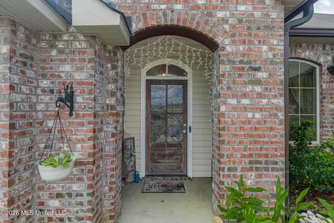 Exterior - 640 Statesman Dr, Byram, MS 39272 photo 5 of 9