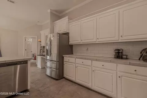 Kitchen - 640 Statesman Dr, Byram, MS 39272 photo 3 of 5