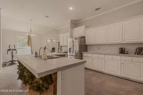 Kitchen - 640 Statesman Dr, Byram, MS 39272 photo 2 of 5