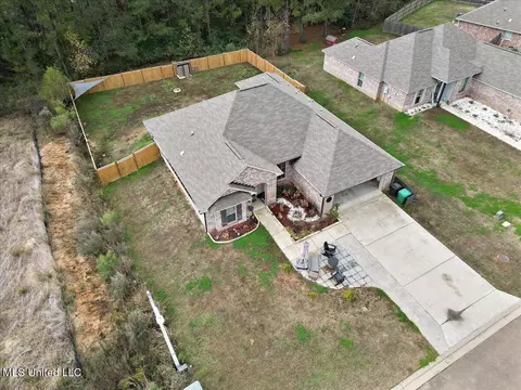 View/Area - 640 Statesman Dr, Byram, MS 39272 photo 1 of 2
