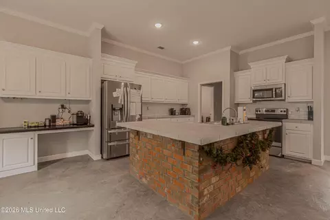 Kitchen - 640 Statesman Dr, Byram, MS 39272 photo 1 of 5