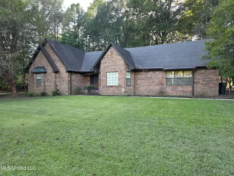 8625 Deer Creek Cir, Olive Branch, MS 38654
