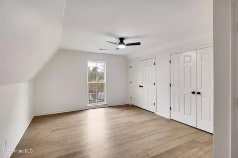 Bedroom - 5155 Rolling Pine Cir, Olive Branch, MS 38654 photo 3 of 4
