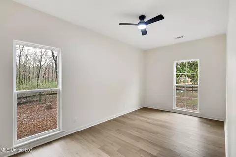 Bedroom - 5155 Rolling Pine Cir, Olive Branch, MS 38654 photo 2 of 4