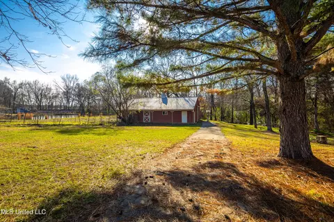 Exterior - 5155 Rolling Pine Cir, Olive Branch, MS 38654 photo 5 of 5