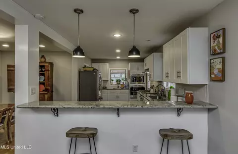Kitchen - 4407 Forest Park Dr, Jackson, MS 39211 photo 2 of 4