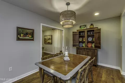 Dining - 4407 Forest Park Dr, Jackson, MS 39211 photo 6 of 6