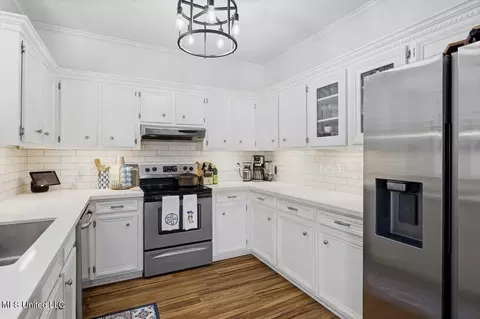 Kitchen - 348 Mockingbird Ln, Madison, MS 39110 photo 1 of 4