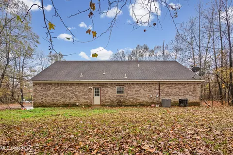Exterior - 5060 Byhalia Rd, Hernando, MS 38632 photo 5 of 6