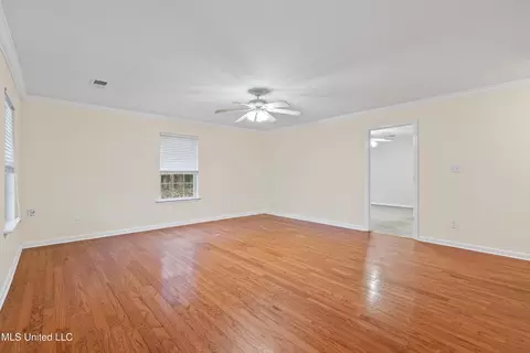 Living - 5060 Byhalia Rd, Hernando, MS 38632 photo 3 of 3
