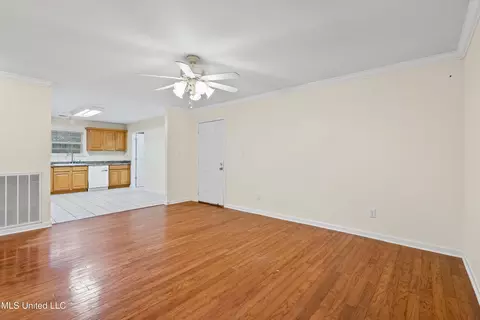 Living - 5060 Byhalia Rd, Hernando, MS 38632 photo 1 of 3