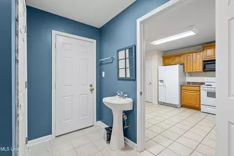 Entry Way - 5060 Byhalia Rd, Hernando, MS 38632 photo 1 of 2