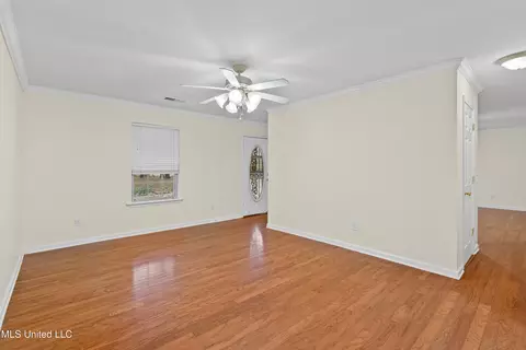 Living - 5060 Byhalia Rd, Hernando, MS 38632 photo 2 of 3