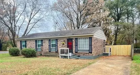 8015 Elmbrook Dr, Southaven, MS 38671