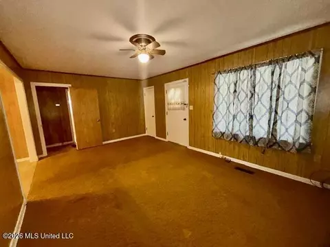 Living - 1012 Harper St, Mccomb, MS 39648 photo 2 of 3