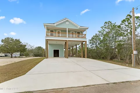 5005 Nebraska St, Bay Saint Louis, MS 39520