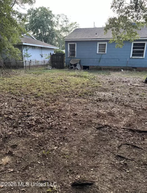 Exterior - 1004 Voorhees Ave, Jackson, MS 39209 photo 1 of 2