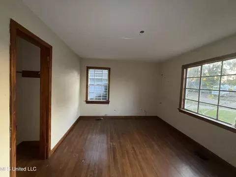 Living - 1004 Voorhees Ave, Jackson, MS 39209 photo 1 of 3