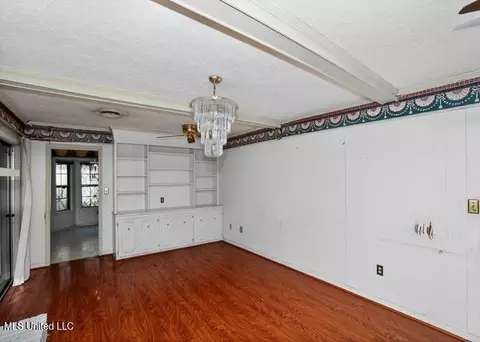 Living - 3223 Copperfield St, Jackson, MS 39209 photo 6 of 8