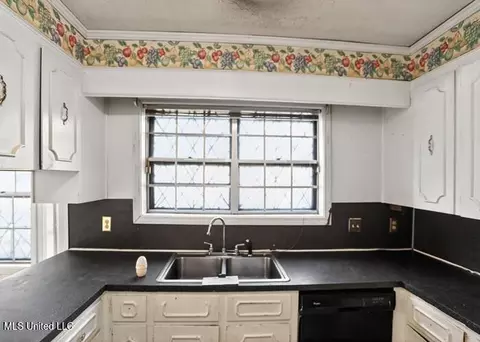 Kitchen - 3223 Copperfield St, Jackson, MS 39209 photo 1 of 3