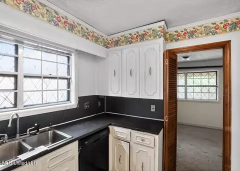 Kitchen - 3223 Copperfield St, Jackson, MS 39209 photo 2 of 3