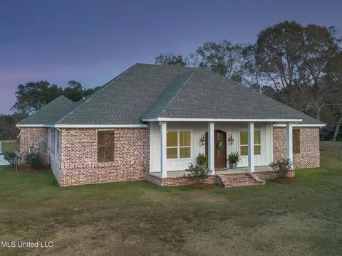 19090 Mack Pete Rd, Saucier, MS 39574