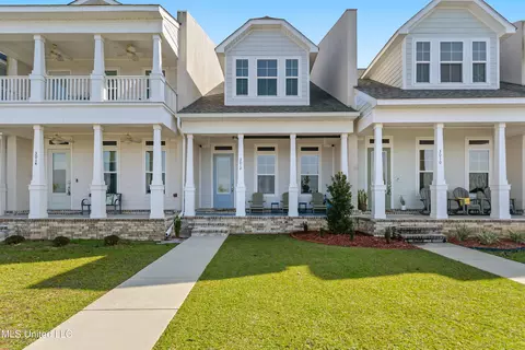 3012 Dock St, Pascagoula, MS 39567