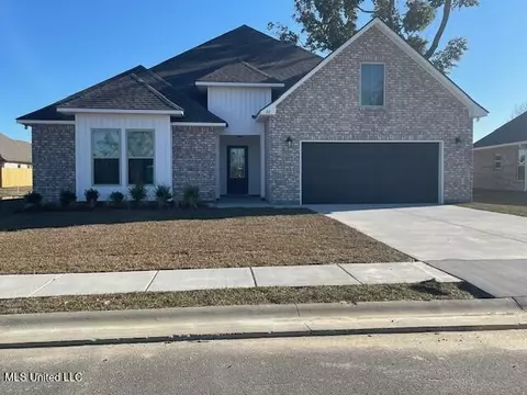 22 Red Oak Dr, Long Beach, MS 39560