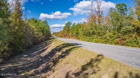 1 County Road 3122, Mccool, MS 39108