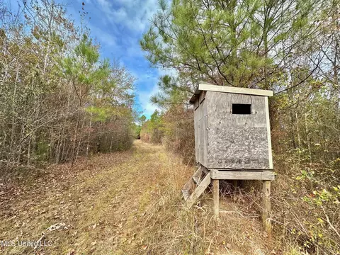 2 County Road 3122, Mccool, MS 39108
