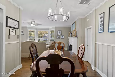 Dining - 3726 Greenwich St, Jackson, MS 39216 photo 2 of 3