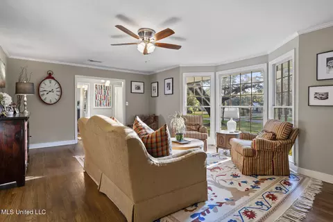 Living - 3726 Greenwich St, Jackson, MS 39216 photo 2 of 4