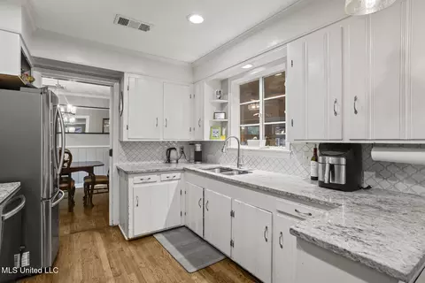 Kitchen - 3726 Greenwich St, Jackson, MS 39216 photo 3 of 6