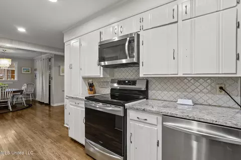 Kitchen - 3726 Greenwich St, Jackson, MS 39216 photo 6 of 6