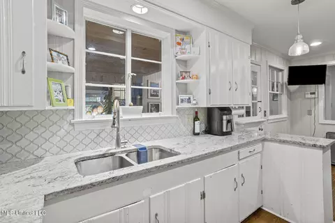 Kitchen - 3726 Greenwich St, Jackson, MS 39216 photo 5 of 6