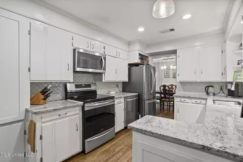 Kitchen - 3726 Greenwich St, Jackson, MS 39216 photo 2 of 6