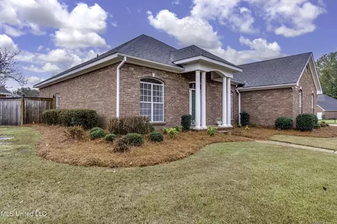 Exterior - 133 Pavilion Dr, Brandon, MS 39042 photo 3 of 12