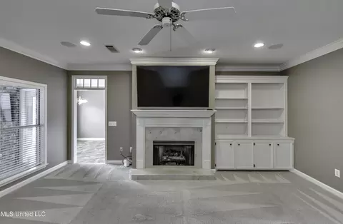 Living - 133 Pavilion Dr, Brandon, MS 39042 photo 2 of 6