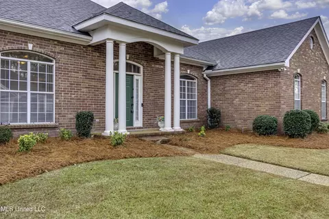 Exterior - 133 Pavilion Dr, Brandon, MS 39042 photo 4 of 12