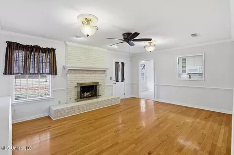 Living - 67 Summit Ridge Dr, Brandon, MS 39042 photo 1 of 4