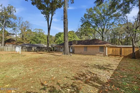 Exterior - 67 Summit Ridge Dr, Brandon, MS 39042 photo 4 of 5